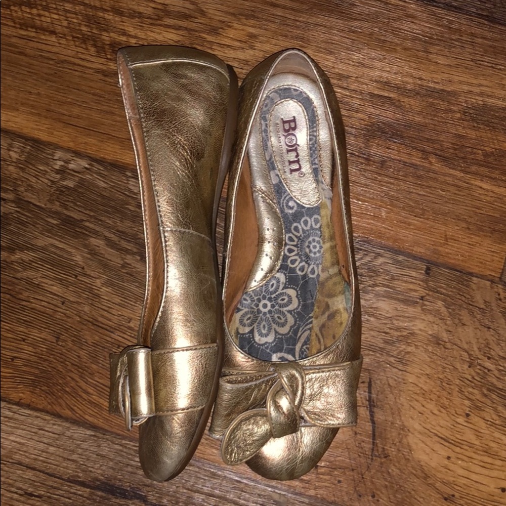 BORN golden flats with bow accent